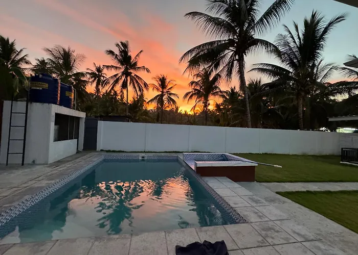 Valencia Pool Studio