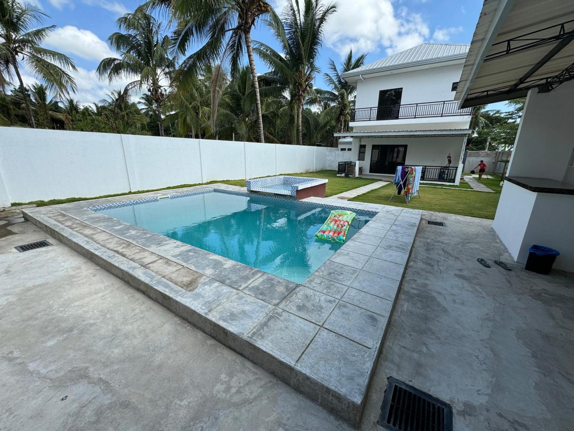 Valencia Pool * Valencia (Negros Oriental)